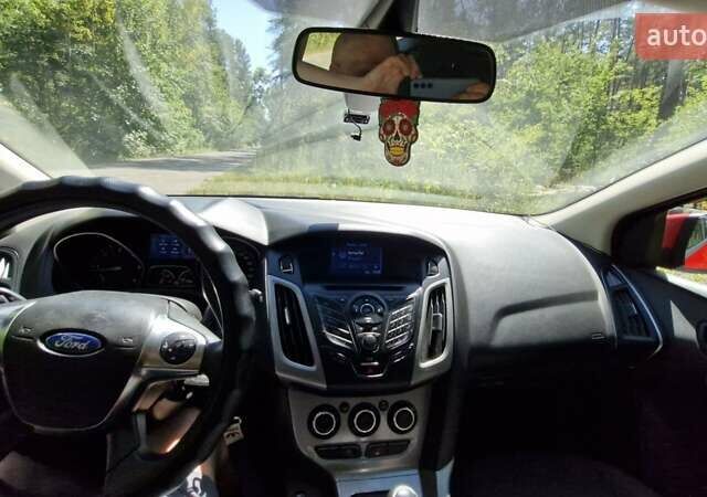 Красный Форд Фокус, объемом двигателя 1.6 л и пробегом 307 тыс. км за 7500 $, фото 14 на Automoto.ua
