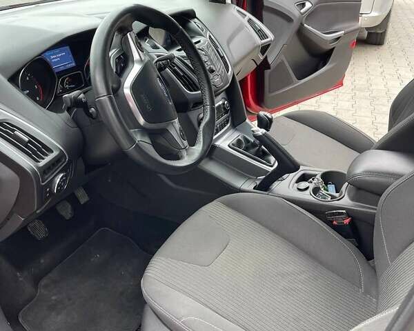 Красный Форд Фокус, объемом двигателя 1.6 л и пробегом 215 тыс. км за 8500 $, фото 16 на Automoto.ua
