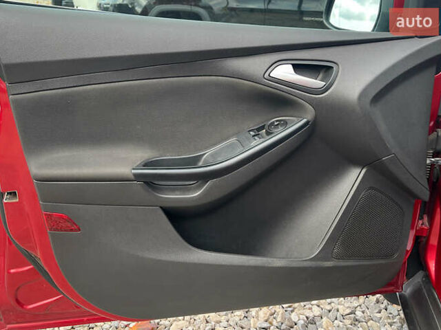 Червоний Форд Фокус, об'ємом двигуна 1.56 л та пробігом 213 тис. км за 7500 $, фото 25 на Automoto.ua