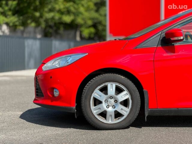Червоний Форд Фокус, об'ємом двигуна 1.6 л та пробігом 271 тис. км за 7690 $, фото 4 на Automoto.ua