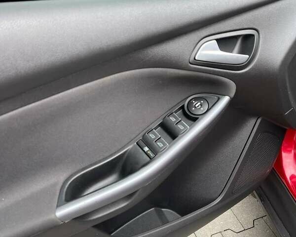 Красный Форд Фокус, объемом двигателя 1.6 л и пробегом 215 тыс. км за 8500 $, фото 25 на Automoto.ua