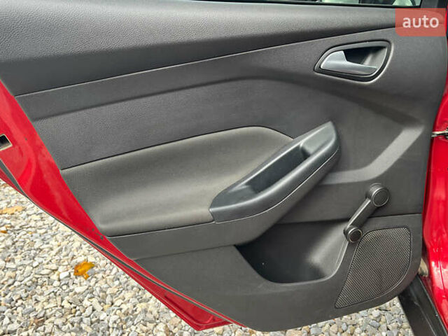 Червоний Форд Фокус, об'ємом двигуна 1.56 л та пробігом 213 тис. км за 7500 $, фото 24 на Automoto.ua