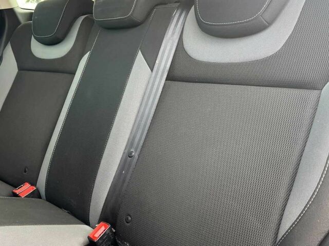 Червоний Форд Фокус, об'ємом двигуна 1.6 л та пробігом 213 тис. км за 7500 $, фото 22 на Automoto.ua