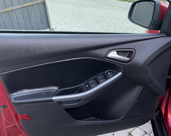 Красный Форд Фокус, объемом двигателя 1.6 л и пробегом 207 тыс. км за 8999 $, фото 16 на Automoto.ua