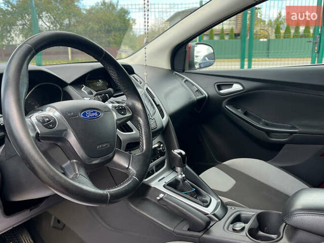 Червоний Форд Фокус, об'ємом двигуна 1.56 л та пробігом 213 тис. км за 7500 $, фото 7 на Automoto.ua