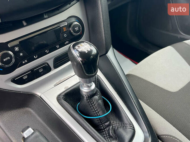 Червоний Форд Фокус, об'ємом двигуна 1.56 л та пробігом 213 тис. км за 7500 $, фото 14 на Automoto.ua