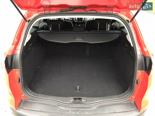 Красный Форд Фокус, объемом двигателя 1 л и пробегом 148 тыс. км за 5400 $, фото 10 на Automoto.ua