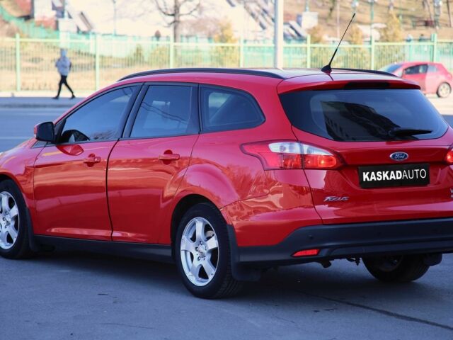 Червоний Форд Фокус, об'ємом двигуна 1 л та пробігом 150 тис. км за 6600 $, фото 3 на Automoto.ua
