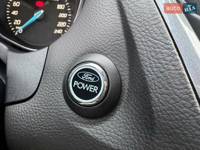 Червоний Форд Фокус, об'ємом двигуна 1.6 л та пробігом 229 тис. км за 8700 $, фото 58 на Automoto.ua