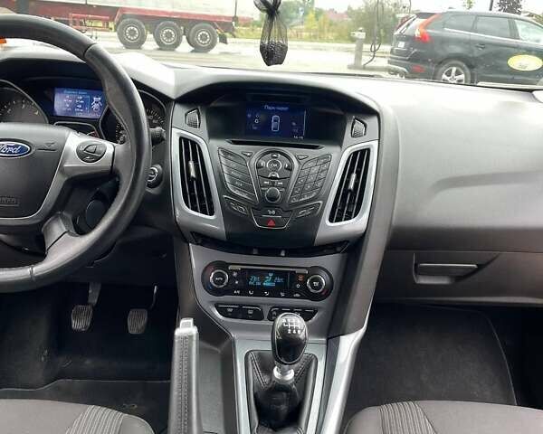 Красный Форд Фокус, объемом двигателя 1.6 л и пробегом 215 тыс. км за 8500 $, фото 26 на Automoto.ua