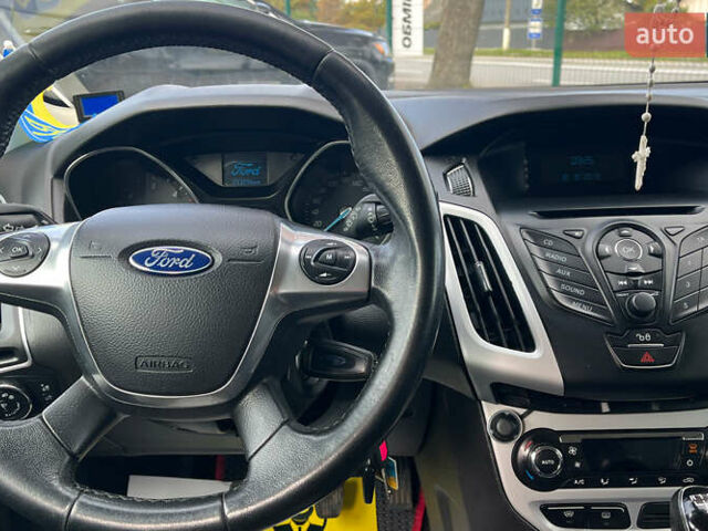 Червоний Форд Фокус, об'ємом двигуна 1.56 л та пробігом 213 тис. км за 7500 $, фото 10 на Automoto.ua