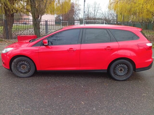 Красный Форд Фокус, объемом двигателя 1 л и пробегом 149 тыс. км за 6200 $, фото 5 на Automoto.ua