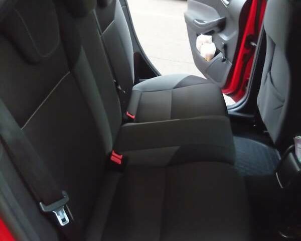 Красный Форд Фокус, объемом двигателя 1 л и пробегом 149 тыс. км за 6200 $, фото 3 на Automoto.ua