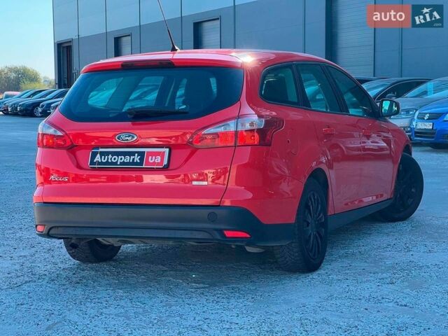 Красный Форд Фокус, объемом двигателя 1 л и пробегом 210 тыс. км за 4150 $, фото 10 на Automoto.ua