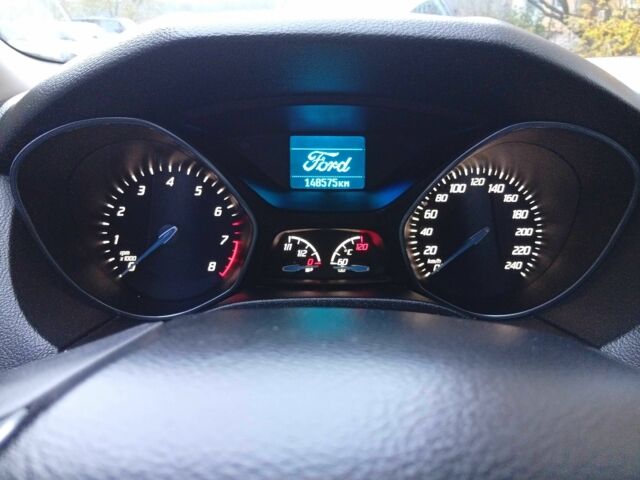 Красный Форд Фокус, объемом двигателя 1 л и пробегом 149 тыс. км за 6200 $, фото 3 на Automoto.ua