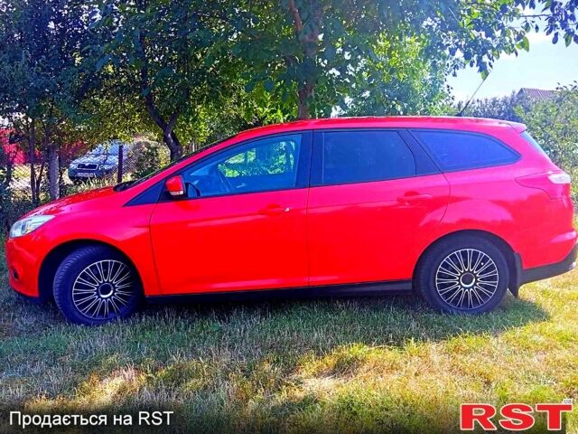 Красный Форд Фокус, объемом двигателя 1 л и пробегом 200 тыс. км за 5500 $, фото 5 на Automoto.ua