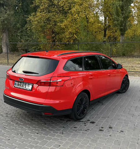 Форд Фокус 2015 у Кременчуге на Automoto.ua Червоний Форд Фокус, об'ємом двигуна 1.5 л та пробігом 277 тис. км за 8750 $, фото 1 на Automoto.ua