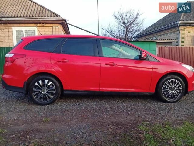 Красный Форд Фокус, объемом двигателя 1 л и пробегом 200 тыс. км за 5800 $, фото 11 на Automoto.ua