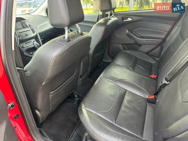 Красный Форд Фокус, объемом двигателя 1.5 л и пробегом 240 тыс. км за 9950 $, фото 16 на Automoto.ua