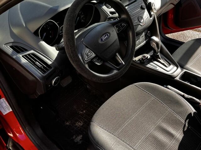 Червоний Форд Фокус, об'ємом двигуна 2 л та пробігом 139 тис. км за 8500 $, фото 3 на Automoto.ua