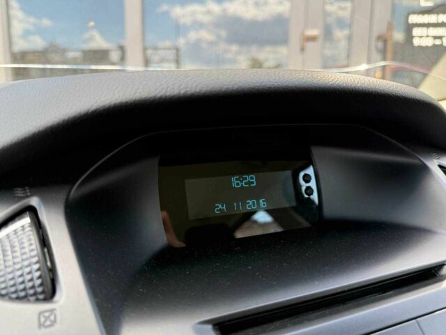 Красный Форд Фокус, объемом двигателя 1 л и пробегом 110 тыс. км за 6490 $, фото 20 на Automoto.ua