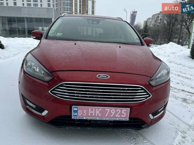 Красный Форд Фокус, объемом двигателя 1.5 л и пробегом 240 тыс. км за 9990 $, фото 1 на Automoto.ua