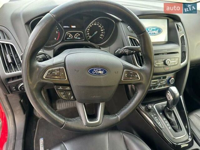 Красный Форд Фокус, объемом двигателя 1.5 л и пробегом 239 тыс. км за 10990 $, фото 7 на Automoto.ua