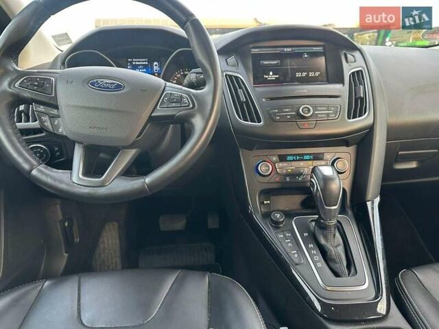 Красный Форд Фокус, объемом двигателя 1.5 л и пробегом 239 тыс. км за 10990 $, фото 33 на Automoto.ua