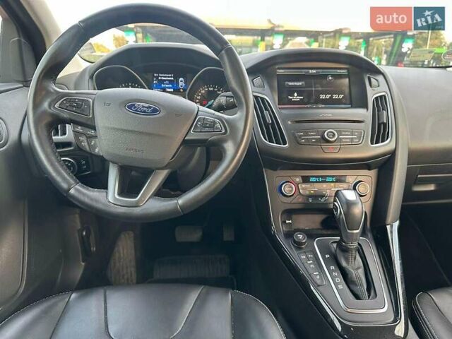 Красный Форд Фокус, объемом двигателя 1.5 л и пробегом 239 тыс. км за 10990 $, фото 11 на Automoto.ua