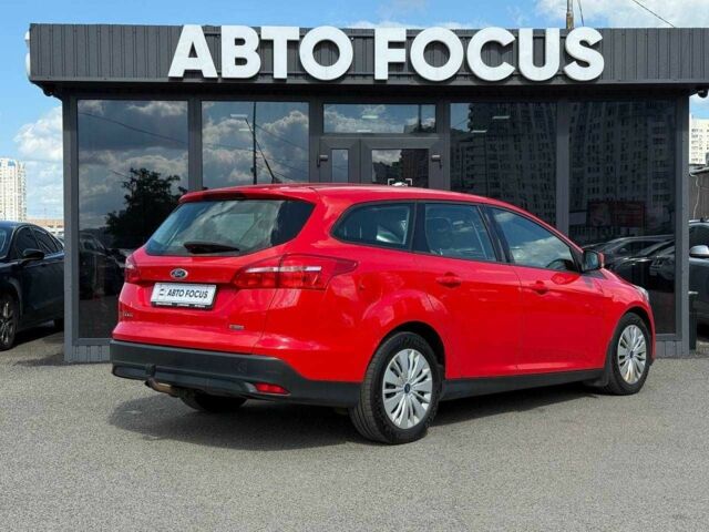 Красный Форд Фокус, объемом двигателя 1 л и пробегом 110 тыс. км за 6490 $, фото 4 на Automoto.ua