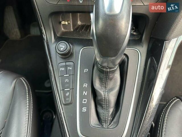 Красный Форд Фокус, объемом двигателя 1.5 л и пробегом 239 тыс. км за 10990 $, фото 35 на Automoto.ua