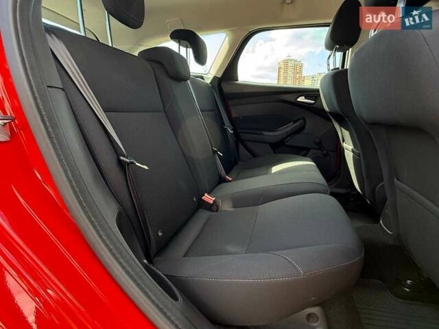 Красный Форд Фокус, объемом двигателя 1 л и пробегом 117 тыс. км за 6490 $, фото 10 на Automoto.ua