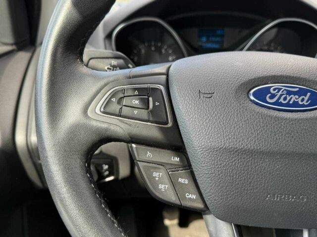 Красный Форд Фокус, объемом двигателя 1 л и пробегом 110 тыс. км за 6490 $, фото 17 на Automoto.ua