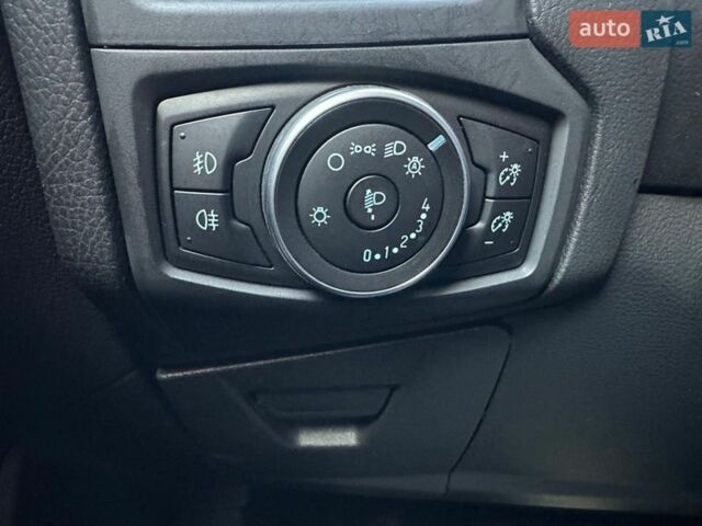 Красный Форд Фокус, объемом двигателя 1.5 л и пробегом 240 тыс. км за 9990 $, фото 34 на Automoto.ua