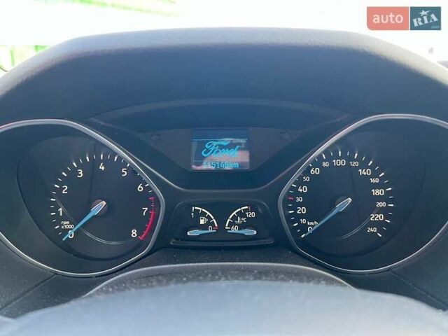 Красный Форд Фокус, объемом двигателя 1 л и пробегом 117 тыс. км за 6990 $, фото 19 на Automoto.ua