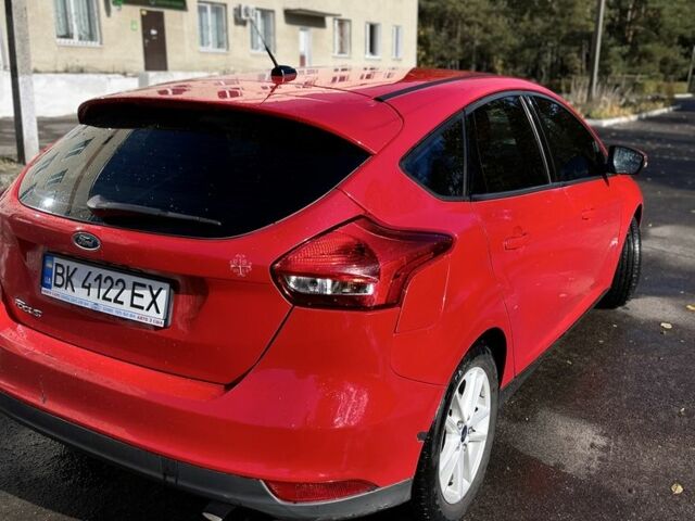 Червоний Форд Фокус, об'ємом двигуна 2 л та пробігом 139 тис. км за 8500 $, фото 1 на Automoto.ua
