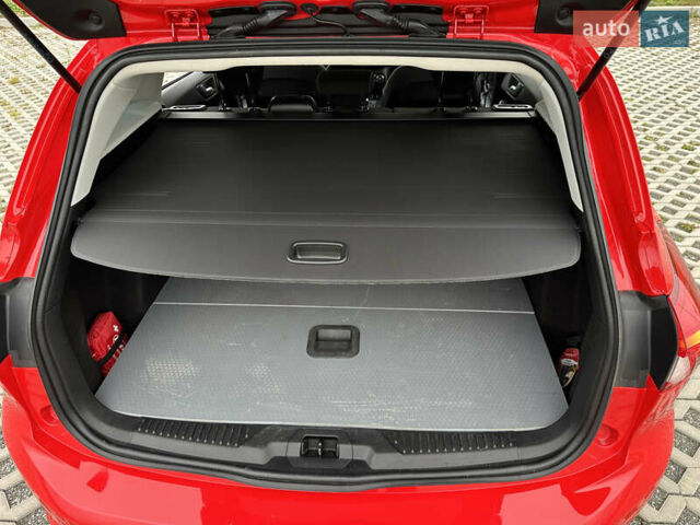 Красный Форд Фокус, объемом двигателя 1.5 л и пробегом 96 тыс. км за 14300 $, фото 62 на Automoto.ua