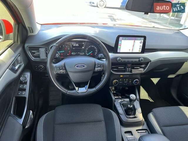 Красный Форд Фокус, объемом двигателя 1 л и пробегом 63 тыс. км за 15500 $, фото 14 на Automoto.ua