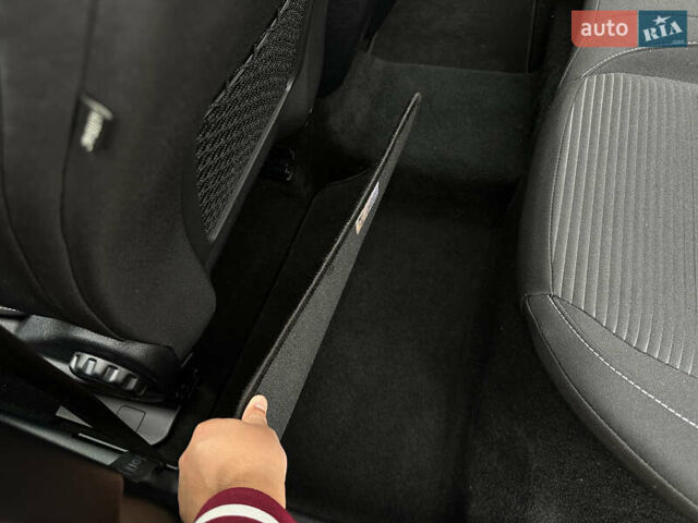 Красный Форд Фокус, объемом двигателя 1.5 л и пробегом 96 тыс. км за 14300 $, фото 18 на Automoto.ua