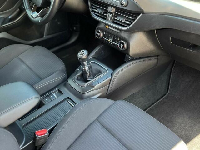 Красный Форд Фокус, объемом двигателя 0 л и пробегом 96 тыс. км за 14700 $, фото 6 на Automoto.ua