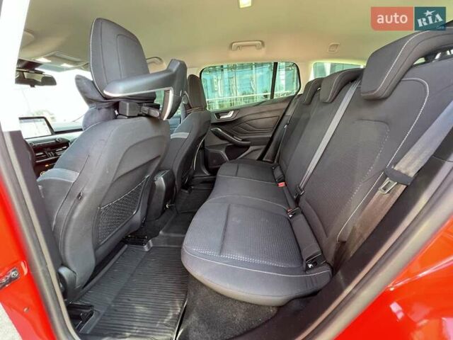 Красный Форд Фокус, объемом двигателя 1 л и пробегом 63 тыс. км за 15500 $, фото 13 на Automoto.ua