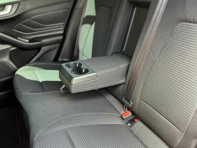 Красный Форд Фокус, объемом двигателя 0 л и пробегом 96 тыс. км за 14700 $, фото 13 на Automoto.ua