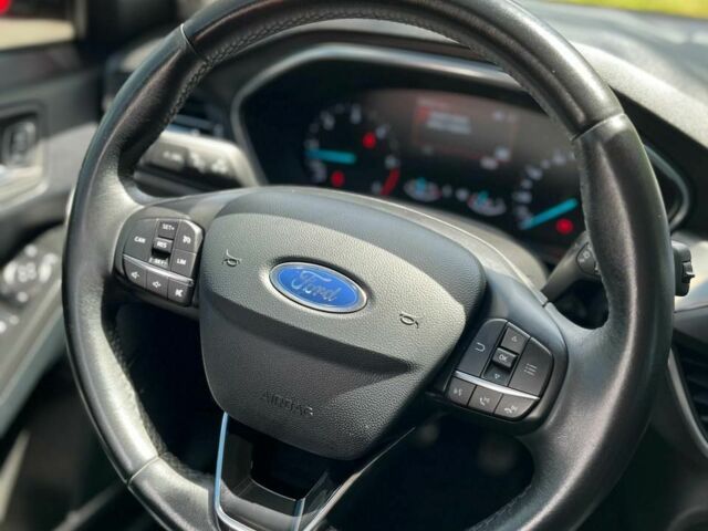 Красный Форд Фокус, объемом двигателя 0 л и пробегом 96 тыс. км за 14700 $, фото 4 на Automoto.ua