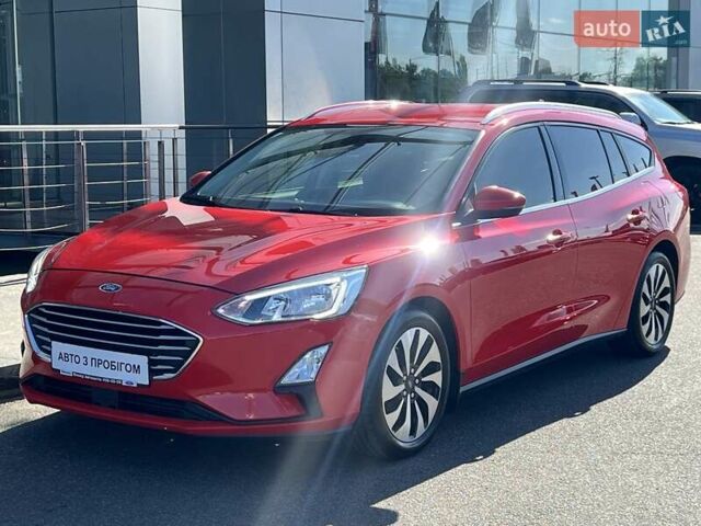 Красный Форд Фокус, объемом двигателя 1 л и пробегом 63 тыс. км за 15500 $, фото 2 на Automoto.ua
