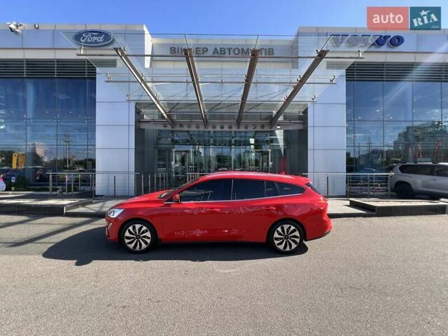 Красный Форд Фокус, объемом двигателя 1 л и пробегом 63 тыс. км за 15500 $, фото 3 на Automoto.ua