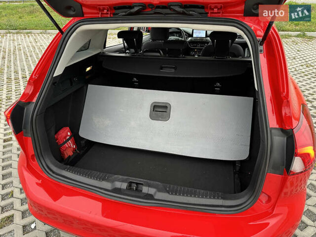 Красный Форд Фокус, объемом двигателя 1.5 л и пробегом 96 тыс. км за 14300 $, фото 60 на Automoto.ua