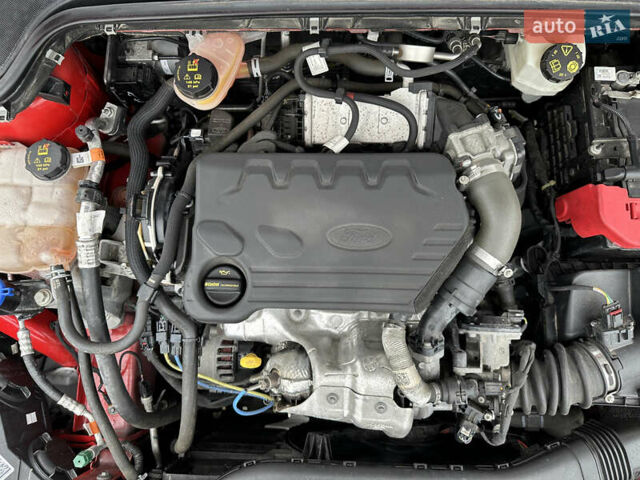 Красный Форд Фокус, объемом двигателя 1.5 л и пробегом 96 тыс. км за 14300 $, фото 50 на Automoto.ua