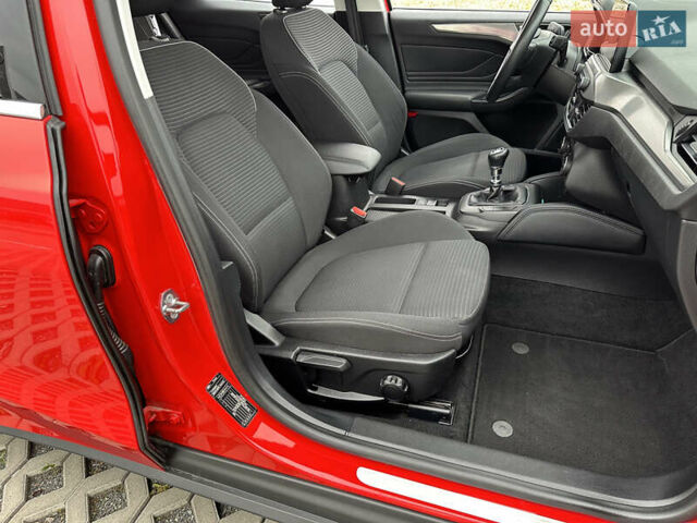 Красный Форд Фокус, объемом двигателя 1.5 л и пробегом 96 тыс. км за 14300 $, фото 37 на Automoto.ua