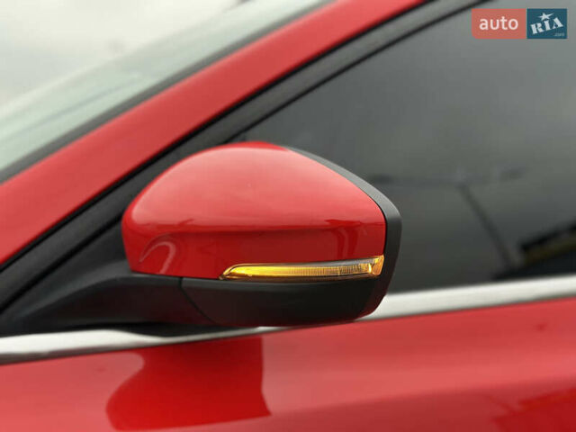 Красный Форд Фокус, объемом двигателя 1.5 л и пробегом 96 тыс. км за 14300 $, фото 9 на Automoto.ua