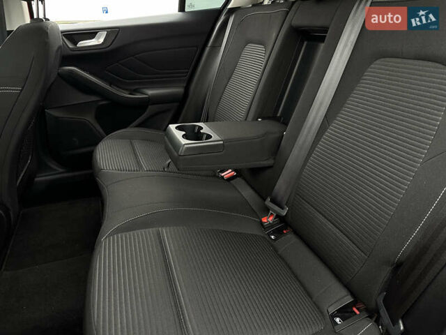 Красный Форд Фокус, объемом двигателя 1.5 л и пробегом 96 тыс. км за 14300 $, фото 19 на Automoto.ua